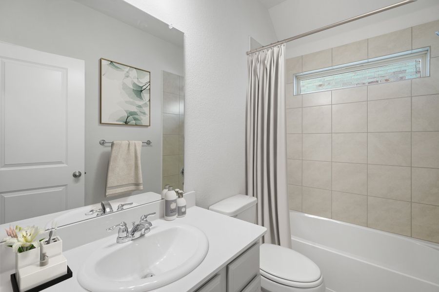 Furnished interior view inside a new home in Saratoga, Aubrey (Image 7).