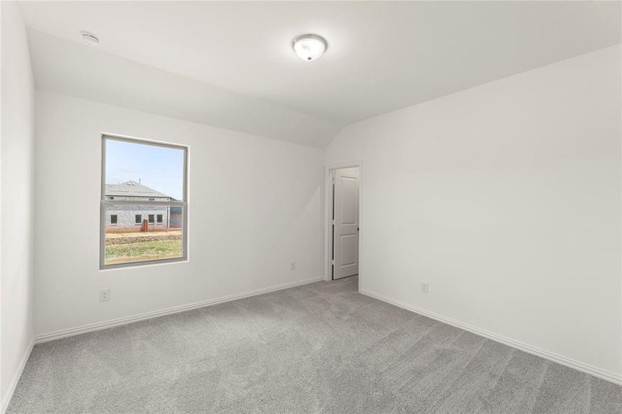 Spacious, unfurnished interior of a new home in Creekview Fossil Ridge, Pilot Point (Image 21).