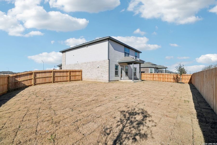 Exterior details and patio area of a home in Carmel Ranch, Schertz (Image 4).