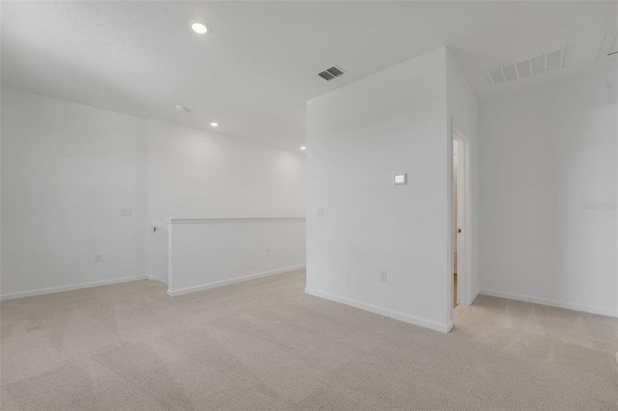 Spacious, unfurnished interior of a new home in Reserve at Hammock Oaks, Lady Lake (Image 21). Spacious, unfurnished interior of a new home in Reserve at Hammock Oaks, Lady Lake (Image 21).