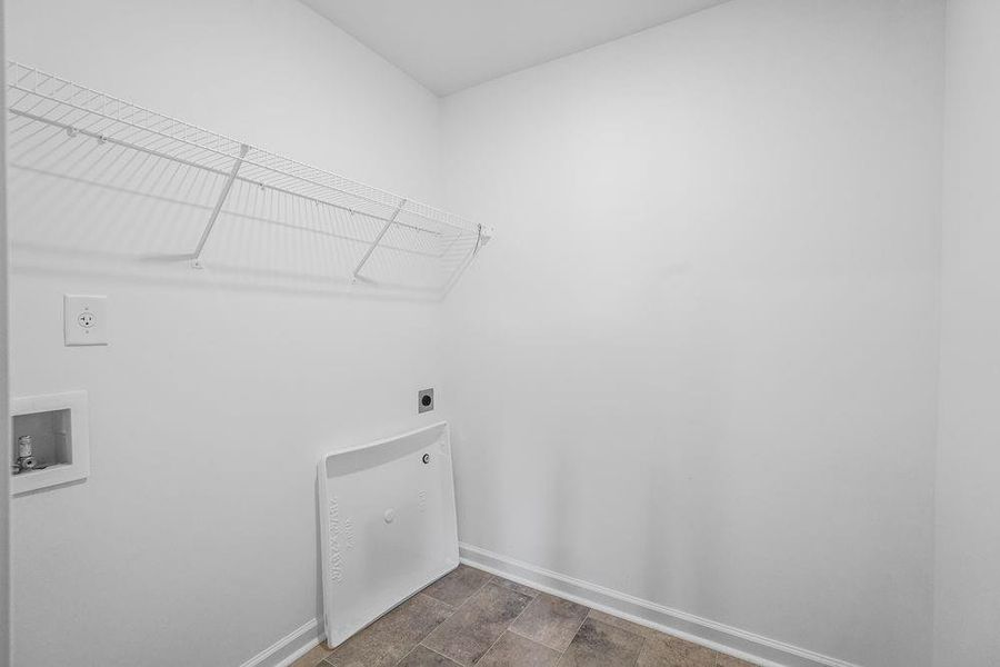 Spacious, unfurnished interior of a new home in Rosewood Farm, Lawrenceville (Image 32).