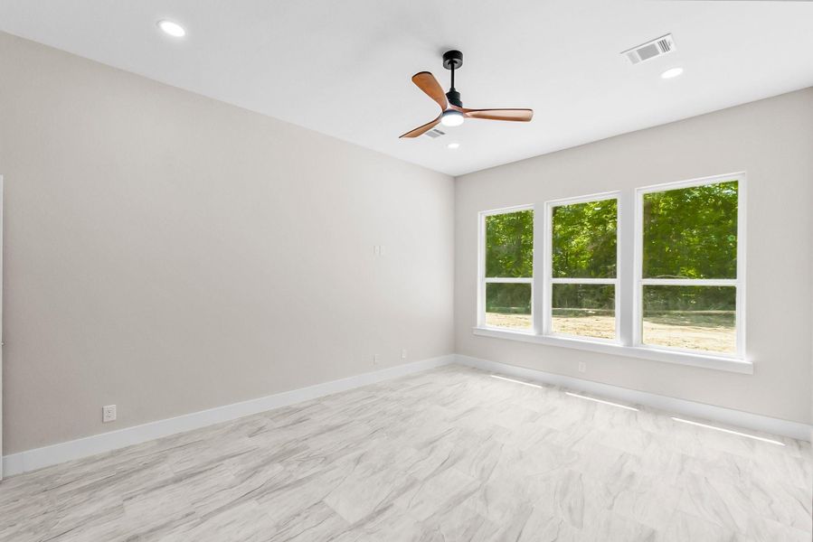 Spacious, unfurnished interior of a new home in , Livingston (Image 23).