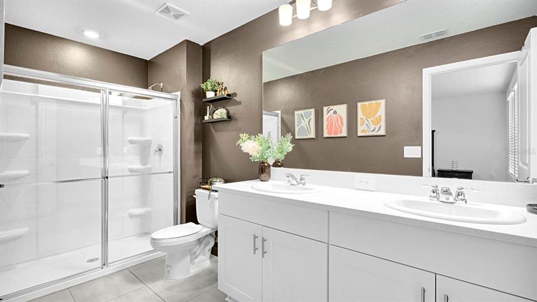 Furnished interior view inside a new home in , Kissimmee (Image 25).