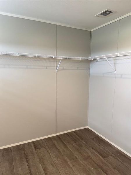 Spacious, unfurnished interior of a new home in , Joshua (Image 13).
