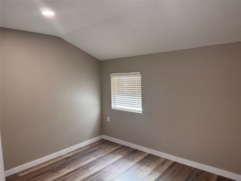 Spacious, unfurnished interior of a new home in , Bedias (Image 18).