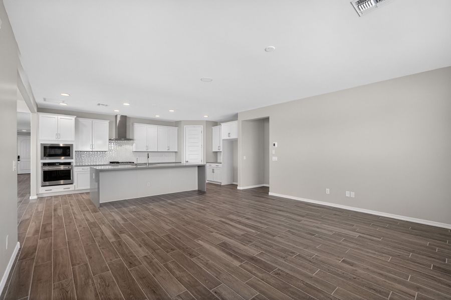 Spacious, unfurnished interior of a new home in Artisan at Asante, Surprise (Image 13). Spacious, unfurnished interior of a new home in Artisan at Asante, Surprise (Image 13).