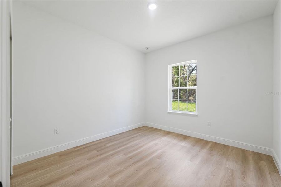 Spacious, unfurnished interior of a new home in , Ocala (Image 13).