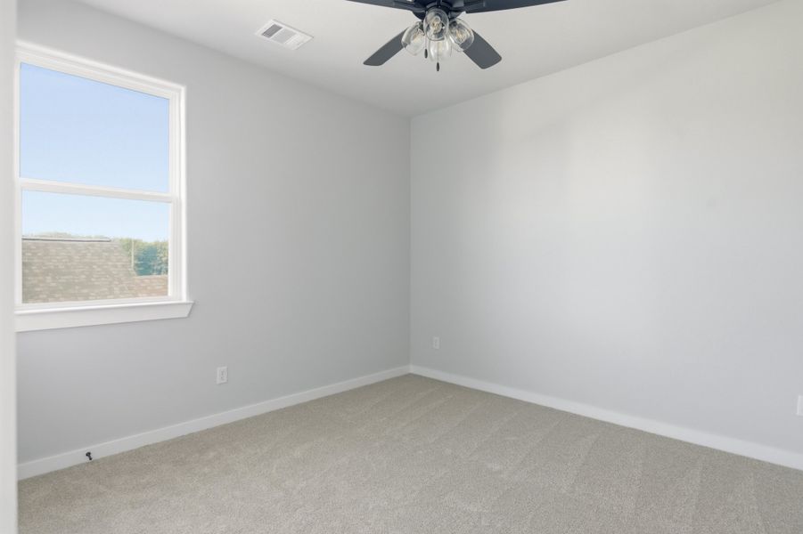 Spacious, unfurnished interior of a new home in Mission Ranch, College Station (Image 22).