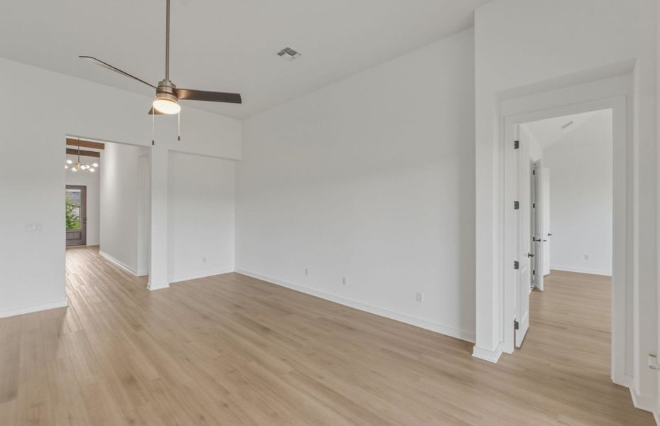Spacious, unfurnished interior of a new home in 6 Creeks, Kyle (Image 67). Spacious, unfurnished interior of a new home in 6 Creeks, Kyle (Image 67).