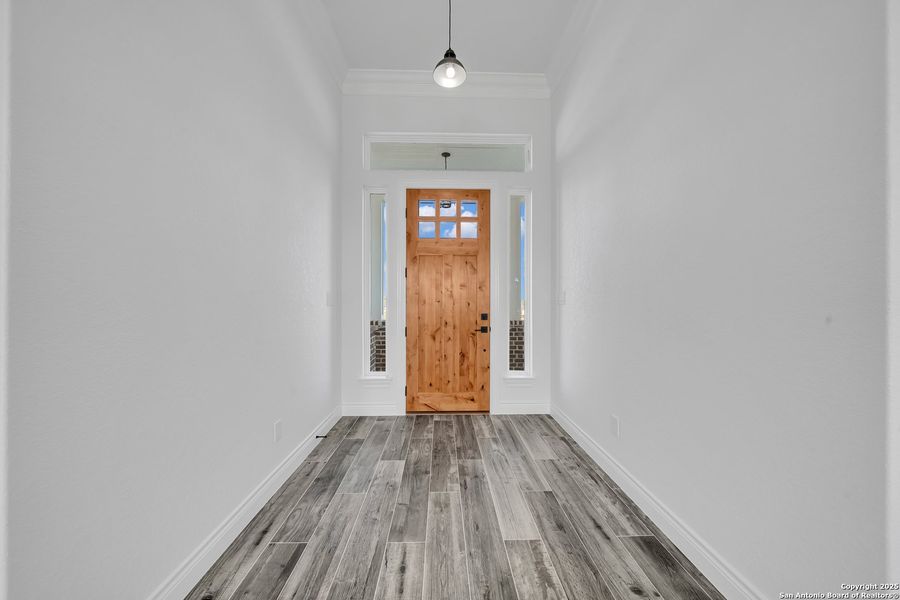 Spacious, unfurnished interior of a new home in , La Vernia (Image 42).