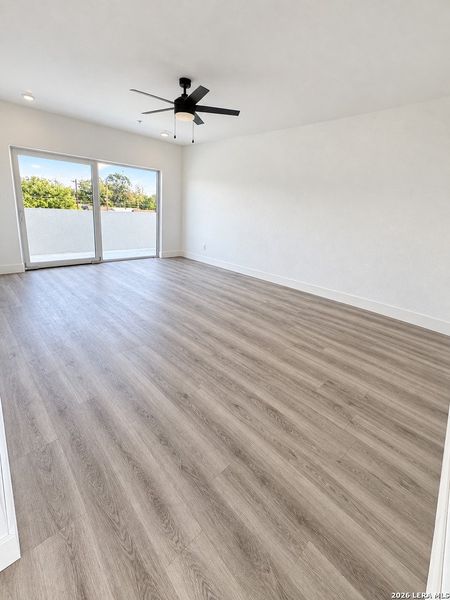 Spacious, unfurnished interior of a new home in , San Antonio (Image 18).