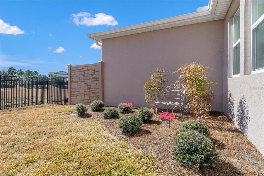 Exterior details and patio area of a home in , Ocala (Image 30). Exterior details and patio area of a home in , Ocala (Image 30).