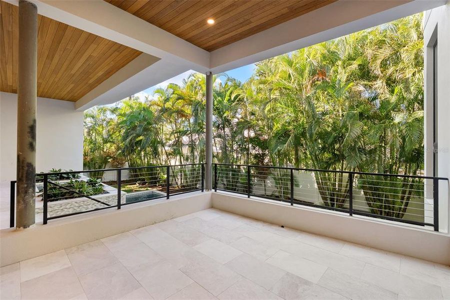 Exterior details and patio area of a home in , Tampa (Image 3).