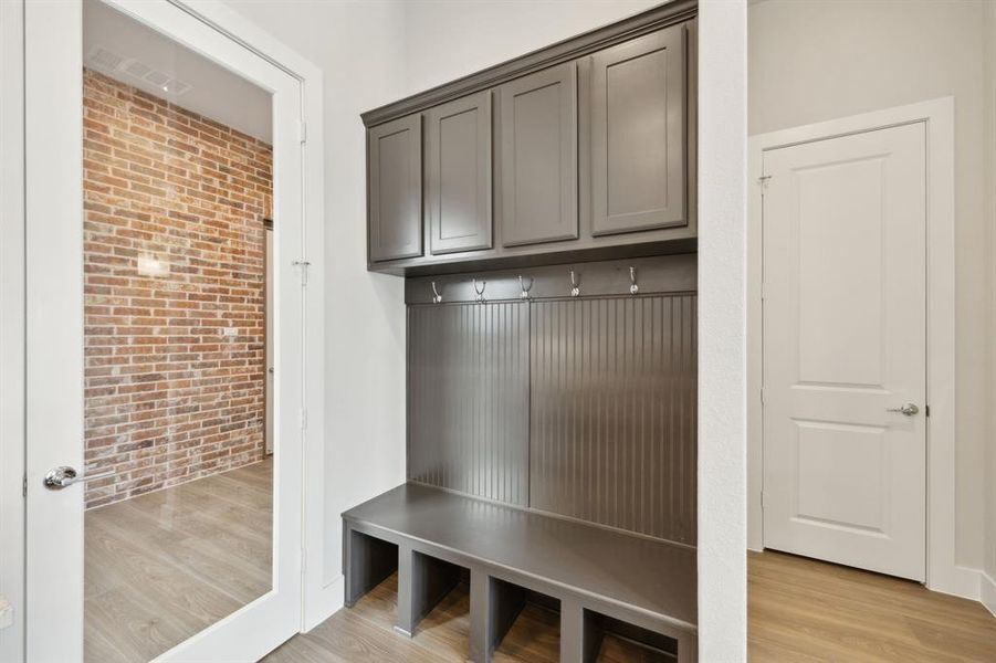 Community Representation - Built-in Mud Room