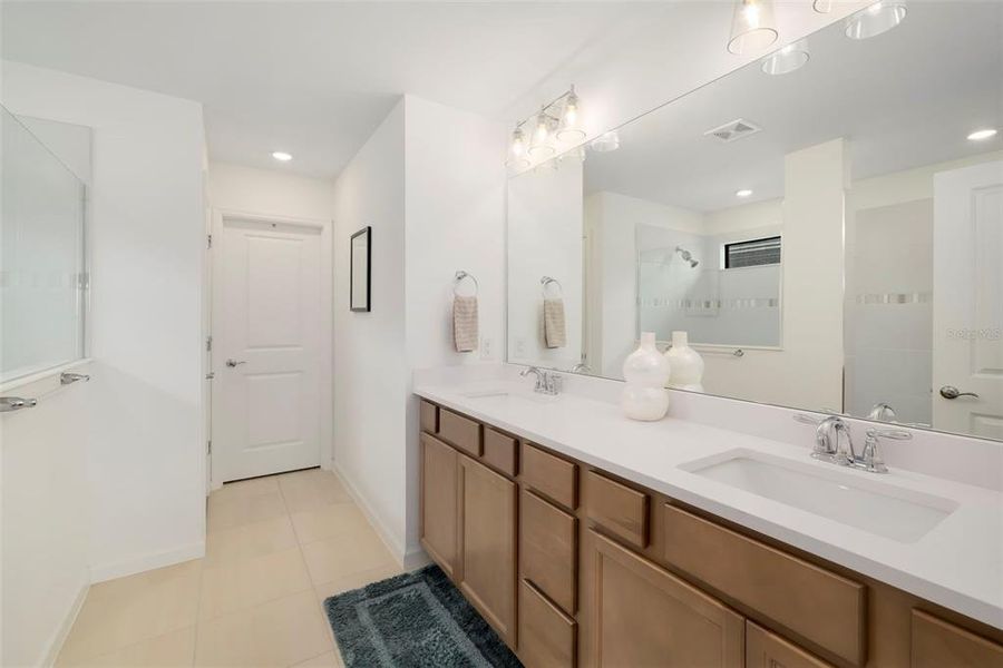 Furnished interior view inside a new home in , Bradenton (Image 9).