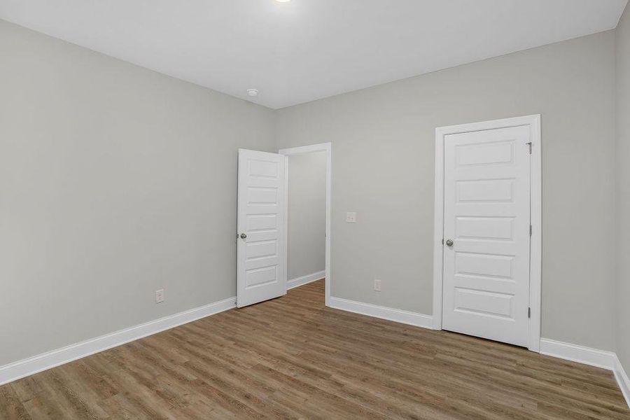 Spacious, unfurnished interior of a new home in , Haddock (Image 33).