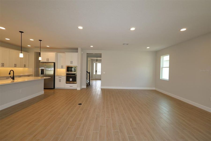 Spacious, unfurnished interior of a new home in Hawk's Overlook, Oviedo (Image 12). Spacious, unfurnished interior of a new home in Hawk's Overlook, Oviedo (Image 12).