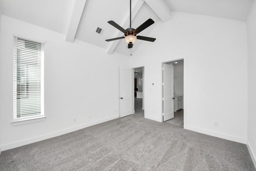 Spacious, unfurnished interior of a new home in Meridiana 50's, Manvel (Image 19).