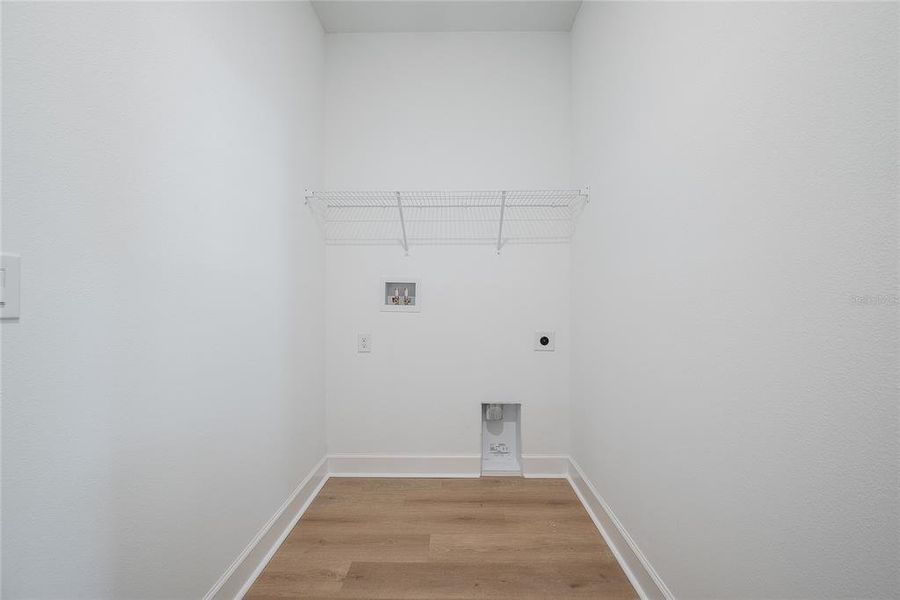 Spacious, unfurnished interior of a new home in , North Port (Image 43).