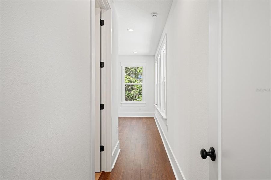 Spacious, unfurnished interior of a new home in , Tampa (Image 20).