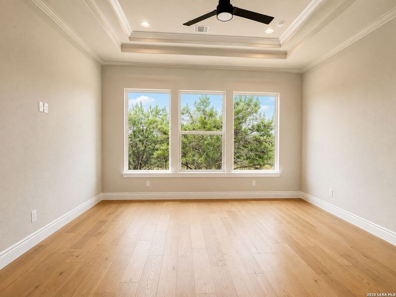 Spacious, unfurnished interior of a new home in , Canyon Lake (Image 16).