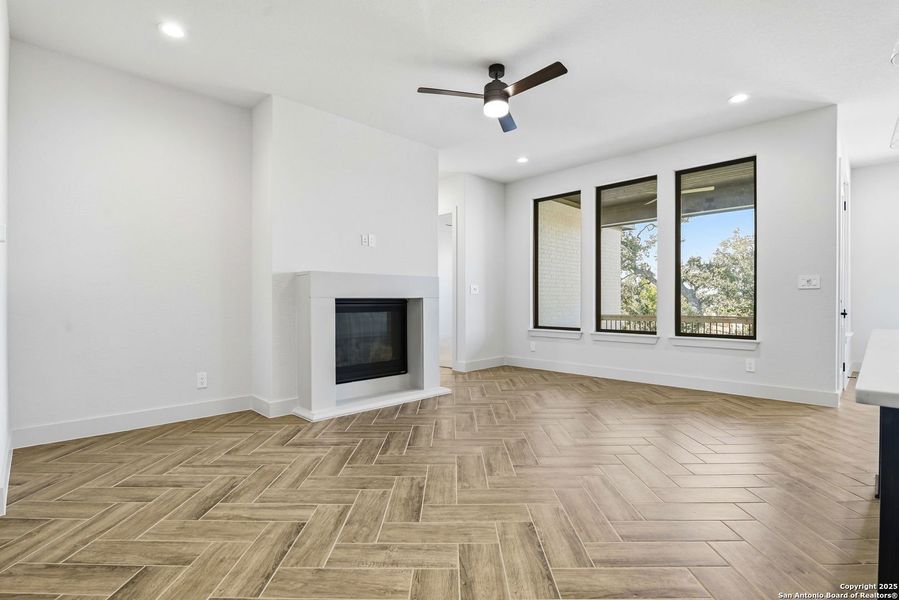 Spacious, unfurnished interior of a new home in Ventana - 60', Bulverde (Image 29).