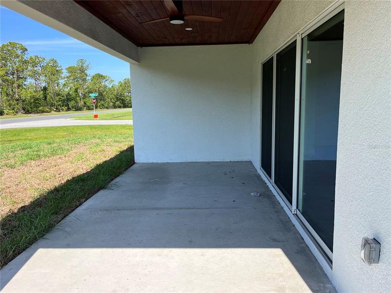 Exterior details and patio area of a home in , Kissimmee (Image 22).