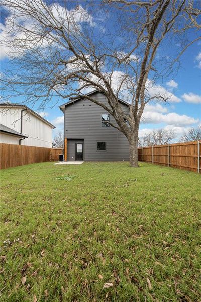 Exterior details and patio area of a home in , Valley Mills (Image 4).