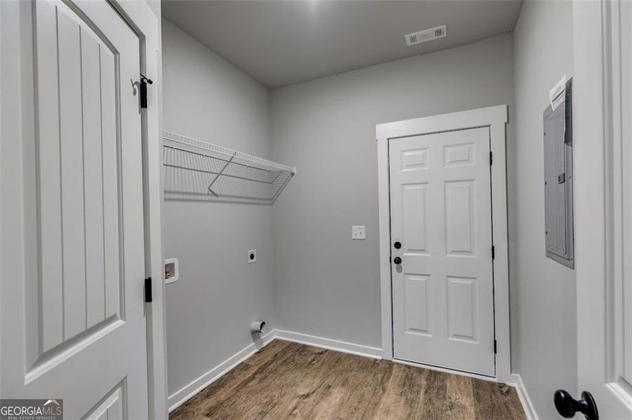 Spacious, unfurnished interior of a new home in , Buchanan (Image 18).