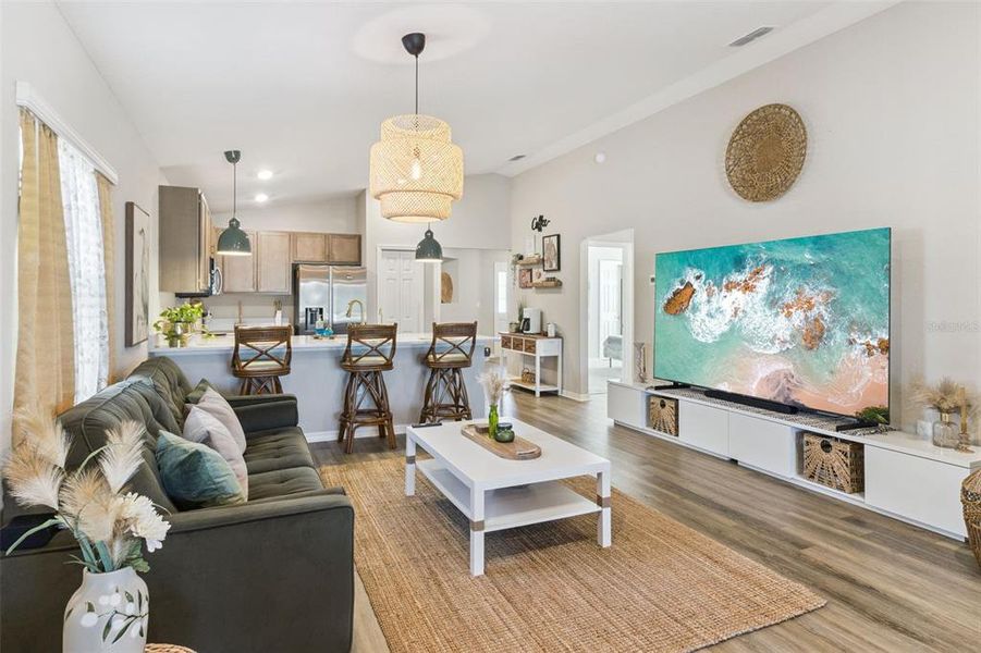 Furnished interior view inside a new home in Bradbury Creek, Haines City (Image 18).