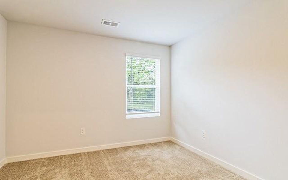 Spacious, unfurnished interior of a new home in Campground Crossing, McDonough (Image 24).