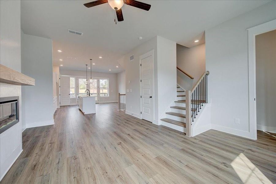 Spacious, unfurnished interior of a new home in Barrett Pointe, Kennesaw (Image 24).