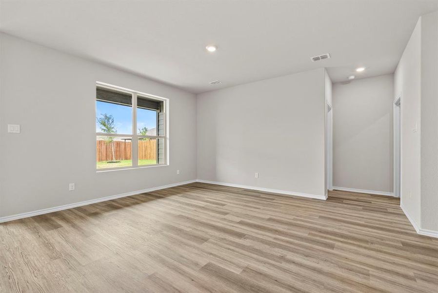 Spacious, unfurnished interior of a new home in Highlands at Chapel Creek, Fort Worth (Image 17).
