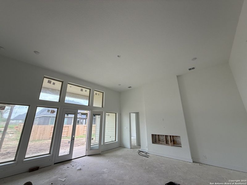 Spacious, unfurnished interior of a new home in Mesa Western, Cibolo (Image 20). Spacious, unfurnished interior of a new home in Mesa Western, Cibolo (Image 20).
