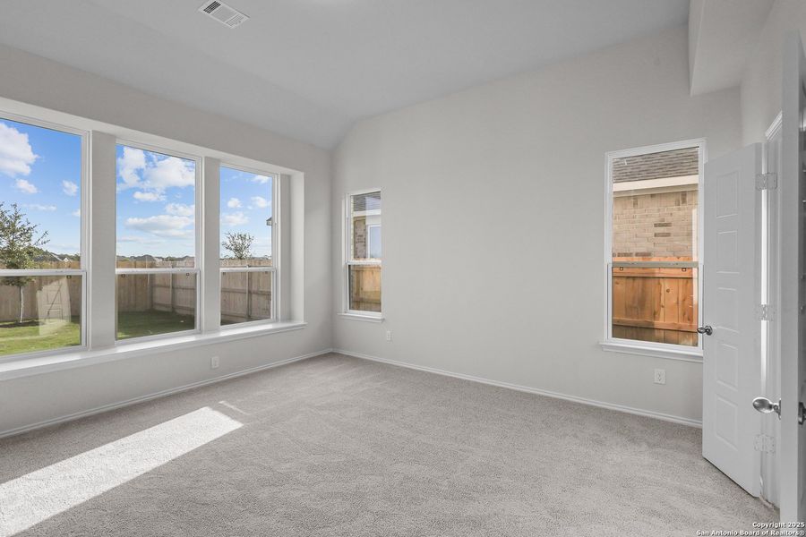 Spacious, unfurnished interior of a new home in Sunflower Ridge, New Braunfels (Image 28). Spacious, unfurnished interior of a new home in Sunflower Ridge, New Braunfels (Image 28).
