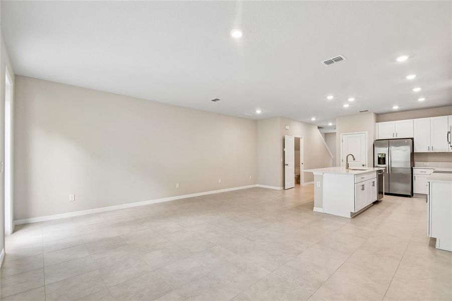 Spacious, unfurnished interior of a new home in , Daytona Beach (Image 22).