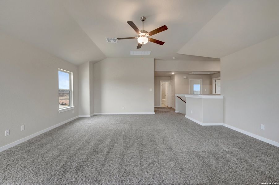 Spacious, unfurnished interior of a new home in Winding Brook, San Antonio (Image 31).