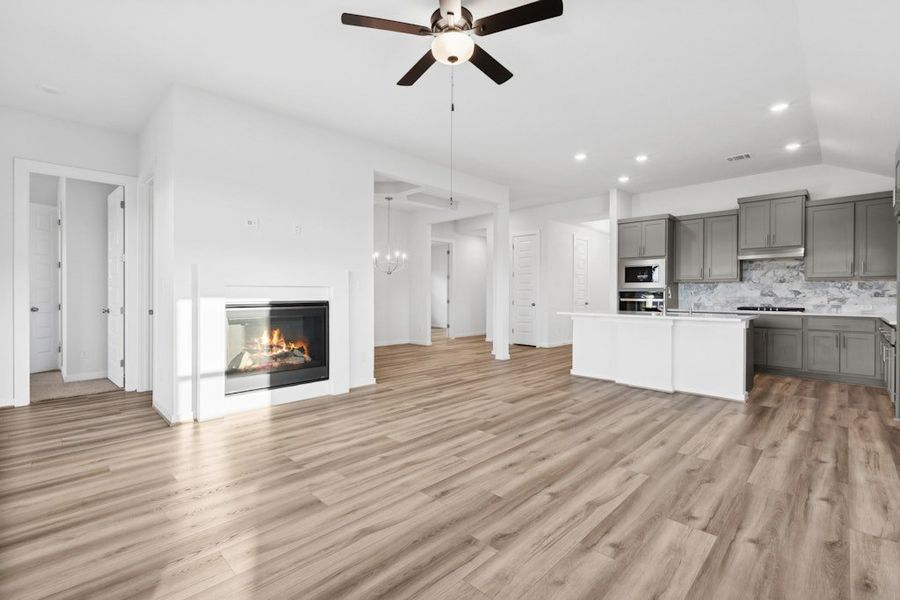 Spacious, unfurnished interior of a new home in The Colony, Bastrop (Image 15).