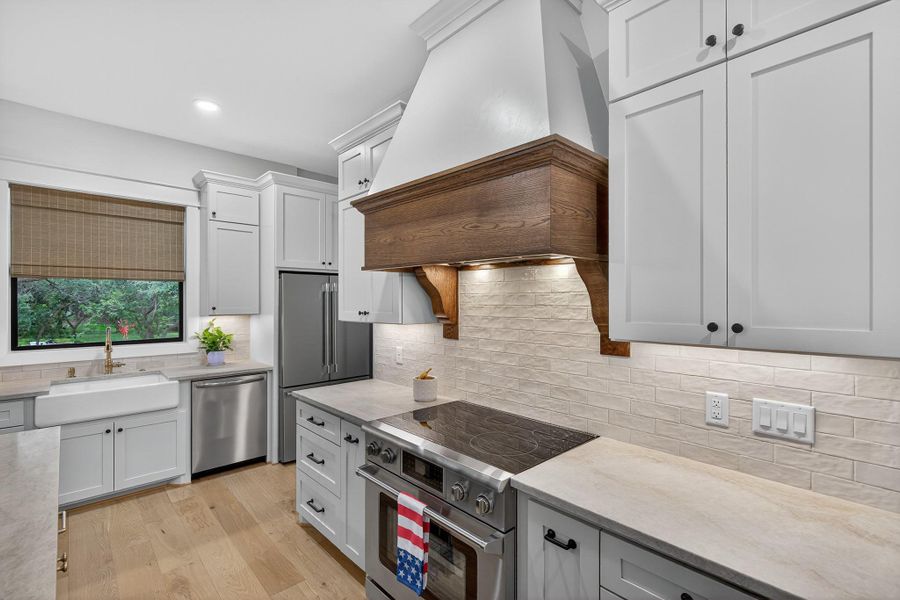 Furnished interior view inside a new home in , Kingsland (Image 7).