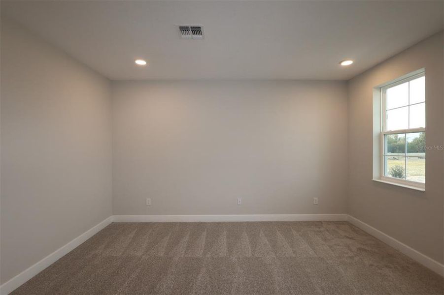 Spacious, unfurnished interior of a new home in Center Lake on the Park, St. Cloud (Image 18).