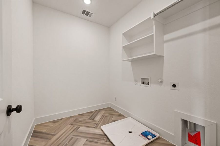 Spacious, unfurnished interior of a new home in Solterra Texas, Mesquite (Image 30). Spacious, unfurnished interior of a new home in Solterra Texas, Mesquite (Image 30).
