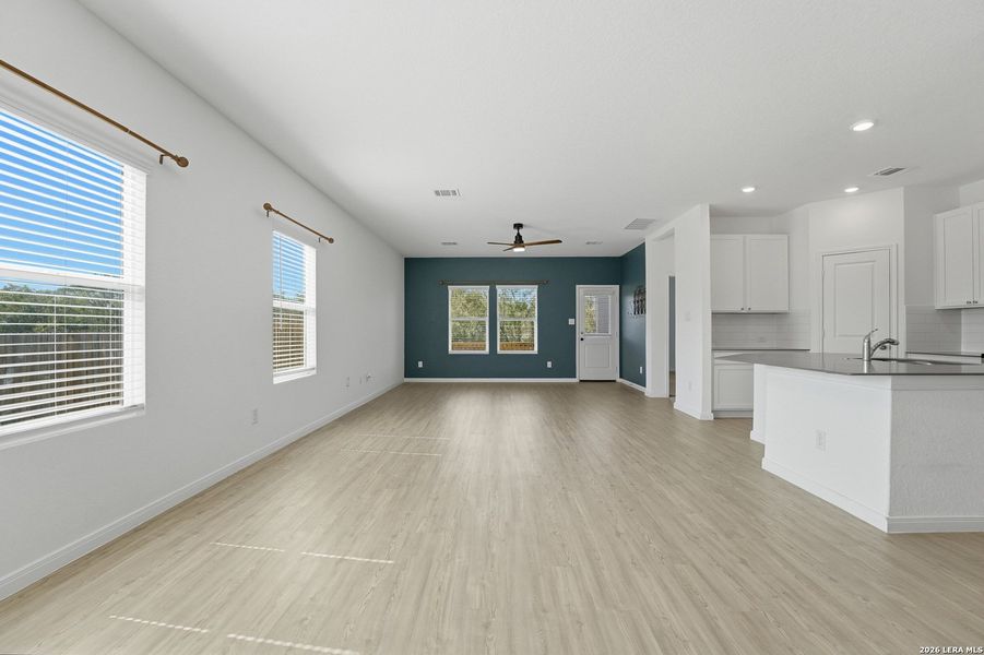 Spacious, unfurnished interior of a new home in Guadalupe Heights, Seguin (Image 34).