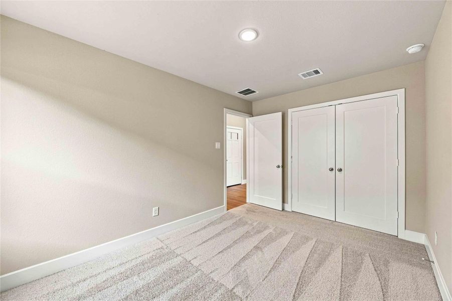 Spacious, unfurnished interior of a new home in Crockett Meadows, Conroe (Image 19).