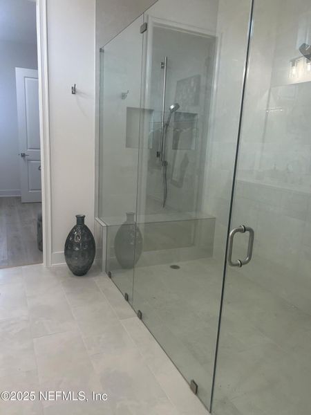 Close-up of interior finishes inside a home in Seven Pines, Jacksonville (Image 27).