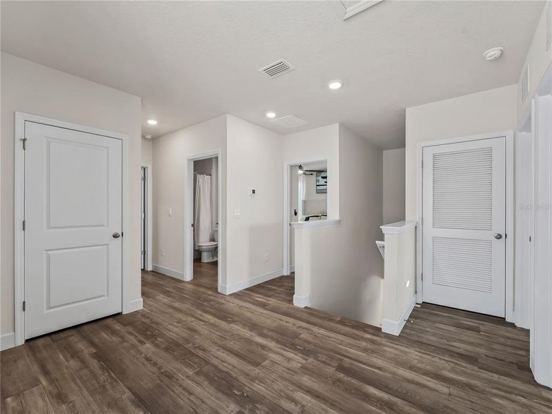 Spacious, unfurnished interior of a new home in Star Farms at Lakewood Ranch, Bradenton (Image 24).