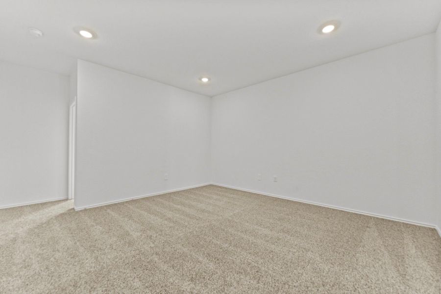 Spacious, unfurnished interior of a new home in Palomino, Manor (Image 27).