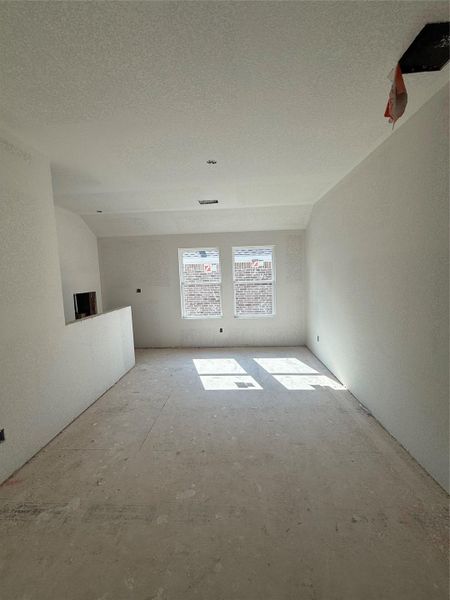 Spacious, unfurnished interior of a new home in Berry Creek Highlands, Georgetown (Image 12).