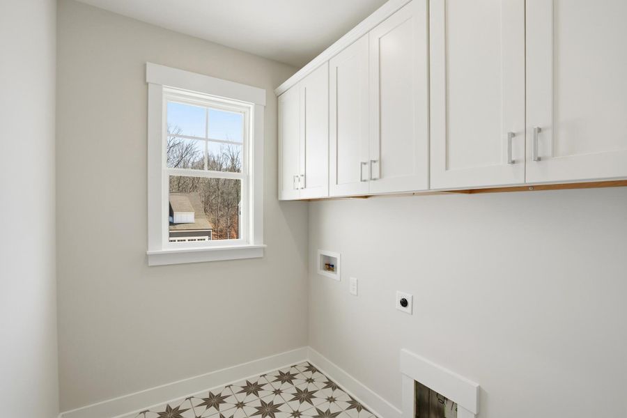 Spacious, unfurnished interior of a new home in Rone Creek, Waxhaw (Image 70).