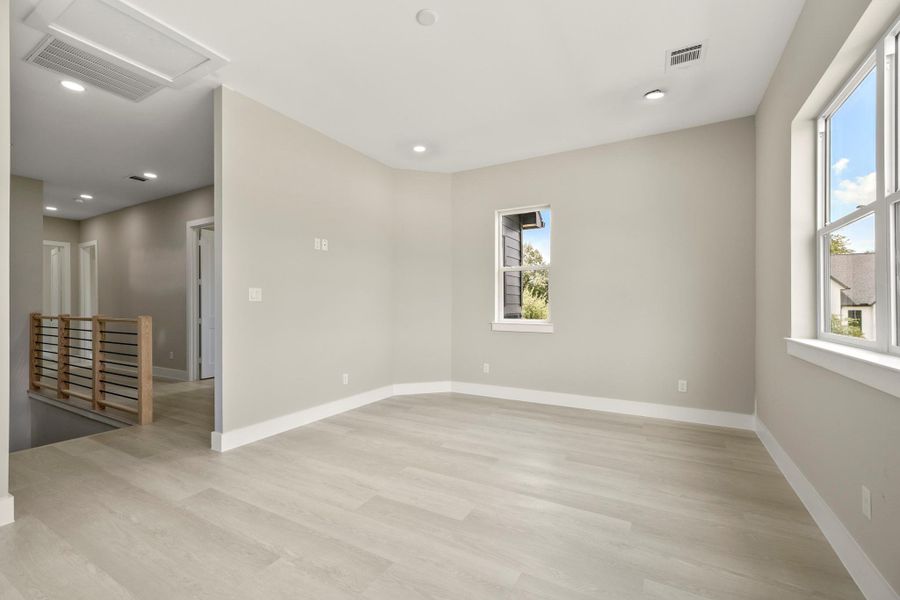 Spacious, unfurnished interior of a new home in , Tomball (Image 21). Spacious, unfurnished interior of a new home in , Tomball (Image 21).