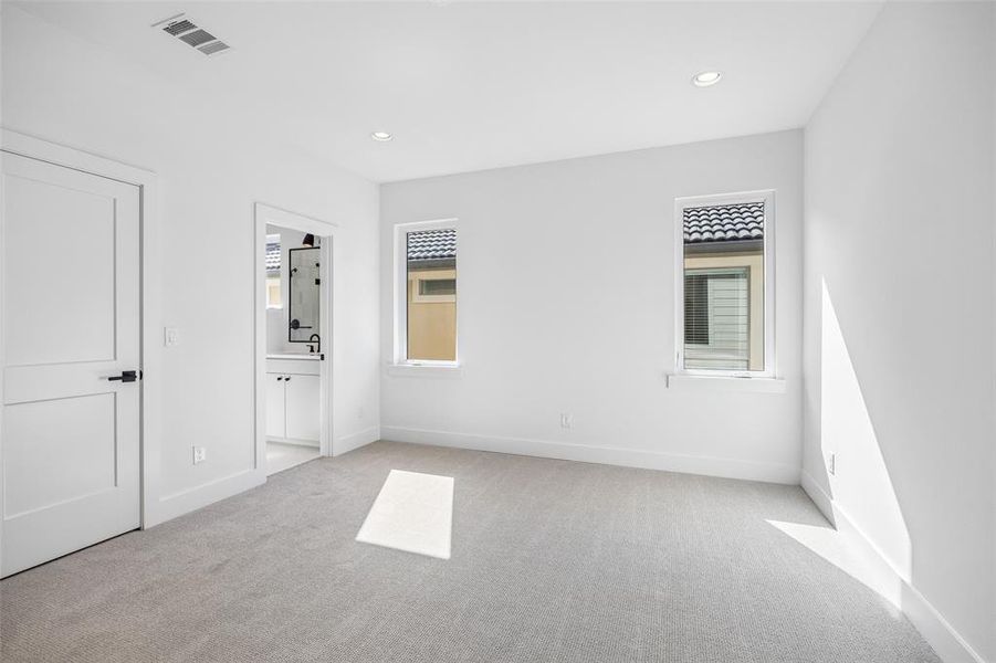 Spacious, unfurnished interior of a new home in , Dallas (Image 34). Spacious, unfurnished interior of a new home in , Dallas (Image 34).